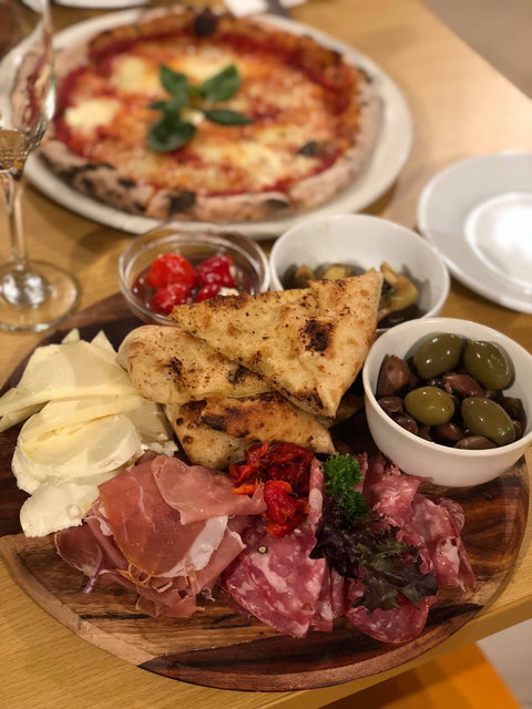 Pier Front Pizzeria - Accommodation Resorts 1