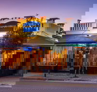 Vino Lokal - Accommodation Resorts