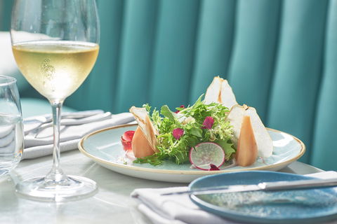 Q Dining - Accommodation Resorts 2