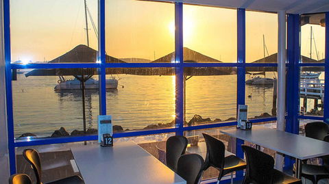GJ's Bay Cafe And Grill - Accommodation Resorts 2