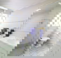 By The Falls Cafe - Accommodation Resorts