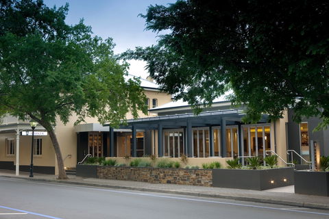 The Barker Hotel - Accommodation Resorts 0