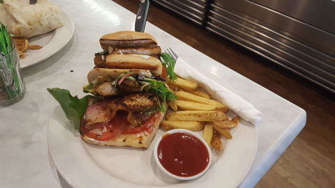 Delicious Fingers Burgers And Cafe - Accommodation Resorts 0