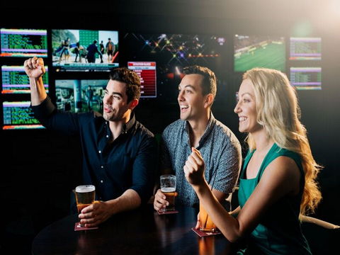 Steelers Leagues Club - Accommodation Resorts 1