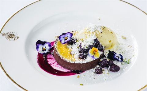 SJ's Brasserie - Accommodation Resorts 10