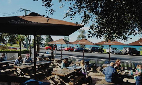 Growlers - Accommodation Resorts 7