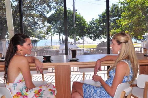 Beach House Hotel - Accommodation Resorts 0