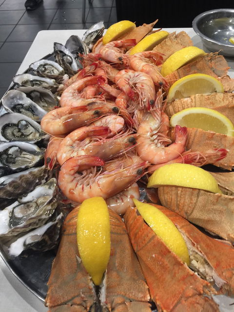 Simply Tops Seafood Bar - Accommodation Resorts 4