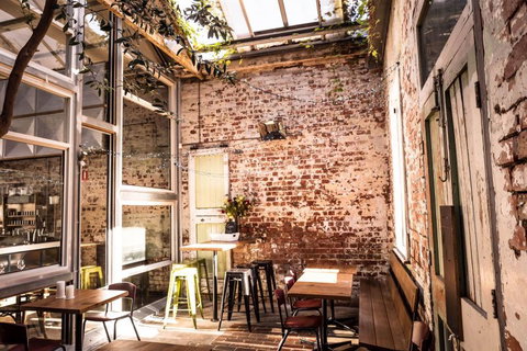 Auction Rooms - Accommodation Resorts 1