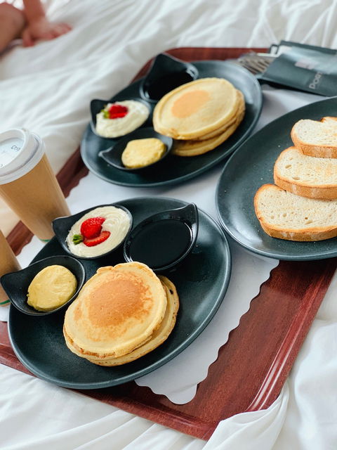 Sarins Bar & Restaurant - Accommodation Resorts 8