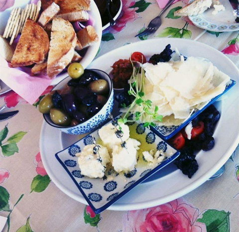 Brinx Deli - Accommodation Resorts 4