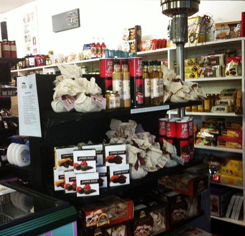 Brinx Deli - Accommodation Resorts 7