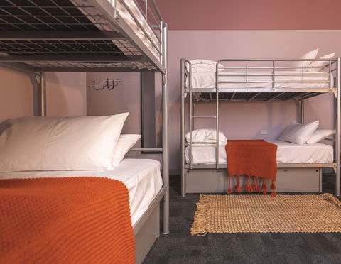 United Backpackers - Accommodation Resorts 5