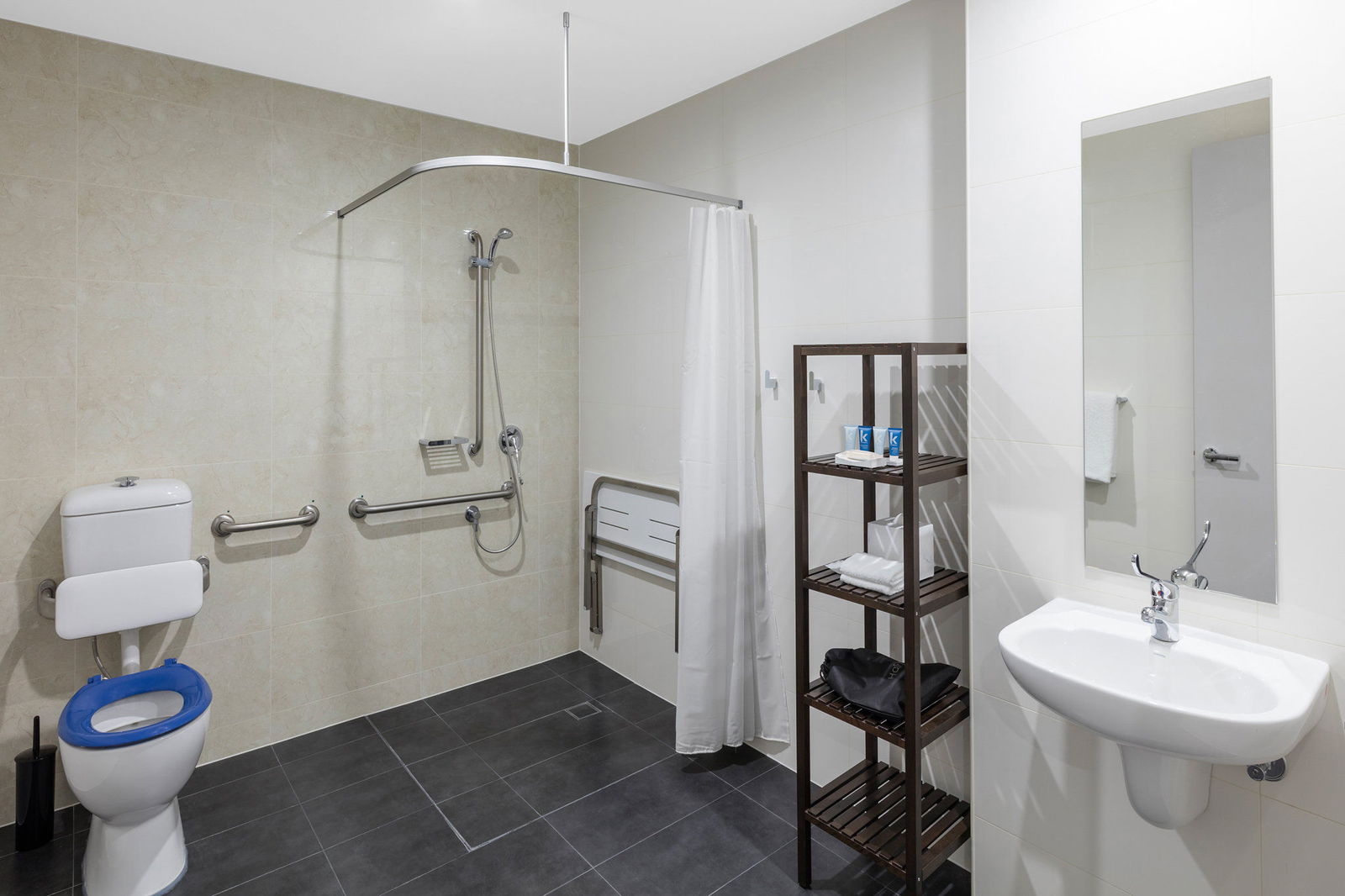  Accommodation Resorts