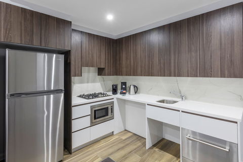 Meriton Serviced Apartments North Sydney - Accommodation Resorts 2