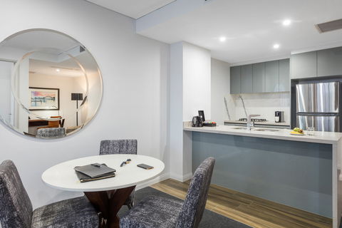Meriton Serviced Apartments North Sydney - Accommodation Resorts 5