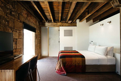 The Henry Jones Art Hotel - Accommodation Resorts 6