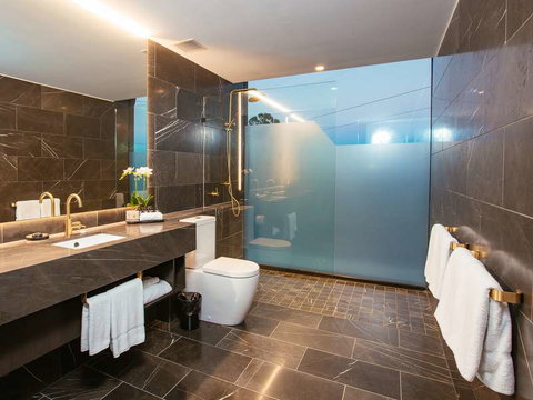 Eatons Hill Hotel - Accommodation Resorts 2