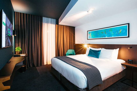 Eatons Hill Hotel - Accommodation Resorts 4