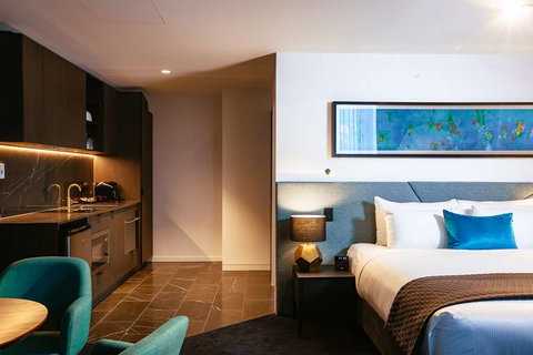 Eatons Hill Hotel - Accommodation Resorts 9