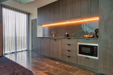 Eatons Hill Hotel - Accommodation Resorts 11