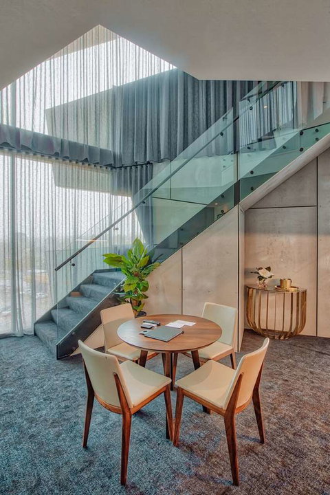 Eatons Hill Hotel - Accommodation Resorts 12