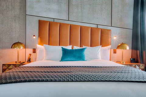 Eatons Hill Hotel - Accommodation Resorts 13