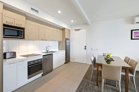 Quest Chermside on Playfield - Accommodation Resorts 4