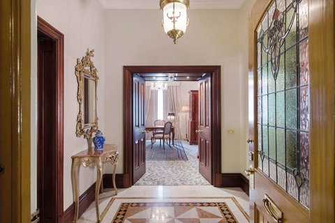 The Hotel Windsor - Accommodation Resorts 1