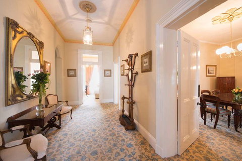 The Hotel Windsor - Accommodation Resorts 9