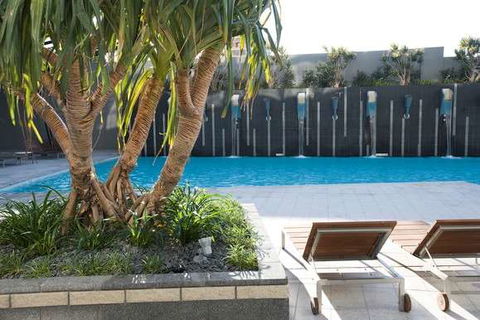 Mantra Circle on Cavill - Accommodation Resorts 3