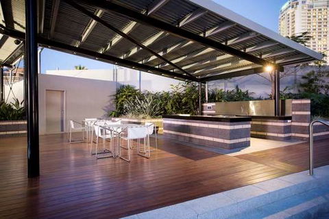 Mantra Circle on Cavill - Accommodation Resorts 10