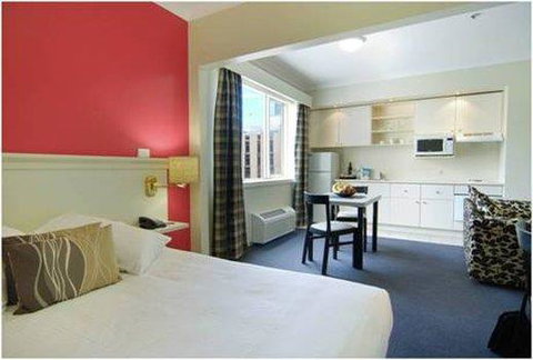 Collins Hotel - Accommodation Resorts 7