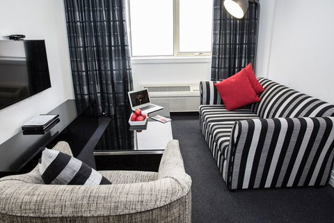 Collins Hotel - Accommodation Resorts 14