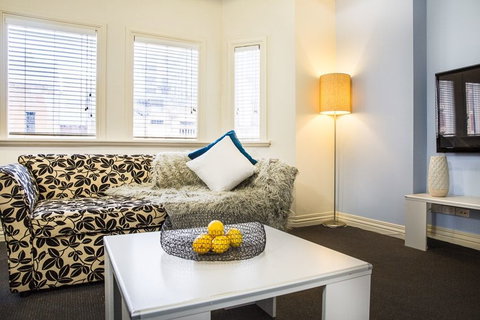 Collins Hotel - Accommodation Resorts 17