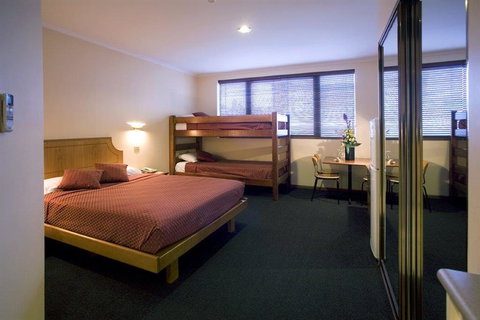 Capital Executive Apt Hotel Canberra - Accommodation Resorts 7