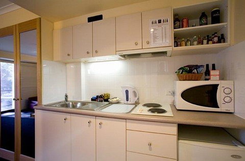 Capital Executive Apt Hotel Canberra - Accommodation Resorts 9