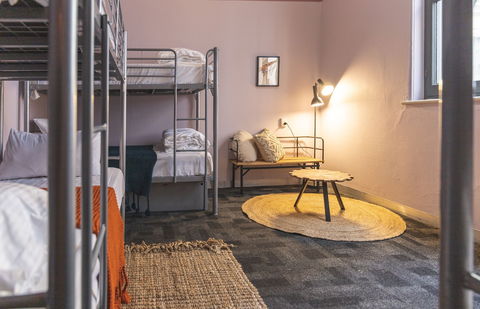 United Backpackers - Accommodation Resorts 7