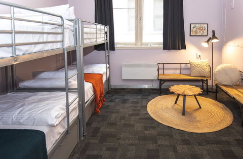 United Backpackers - Accommodation Resorts 12