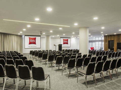 Ibis Hotel - Accommodation Resorts 11