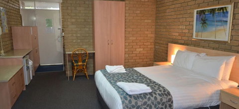 Tropicana Motor Inn - Accommodation Resorts 1