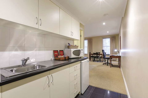 Lake Inn Ballarat - Accommodation Resorts 7