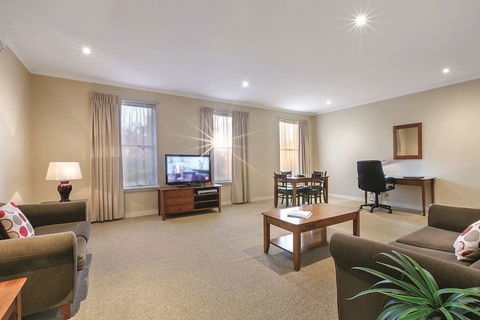 Lake Inn Ballarat - Accommodation Resorts 13