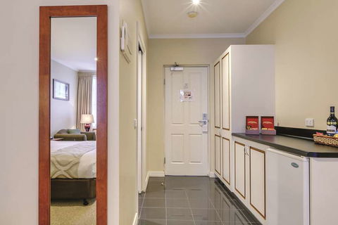 Lake Inn Ballarat - Accommodation Resorts 15