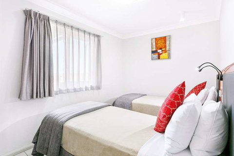 Comfort Inn & Suites Burwood - Accommodation Resorts 3