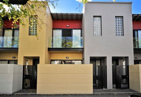 RNR Apartments, Adelaide - Accommodation Resorts 0