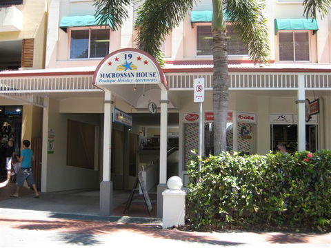 Macrossan House Boutique Holidays Apts - Accommodation Resorts 1