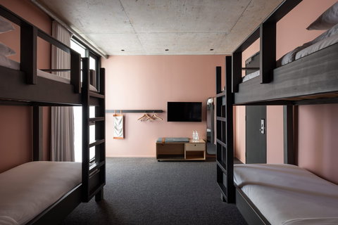 Alex Hotel, Perth - Accommodation Resorts 5
