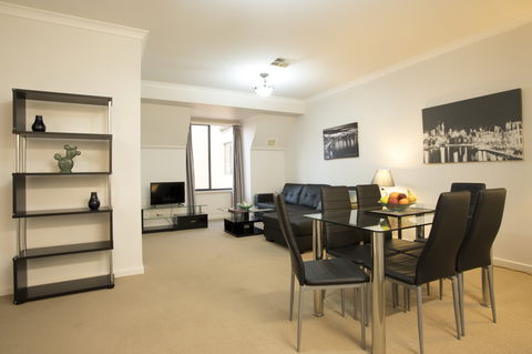 Regal Apartments - Accommodation Resorts 3