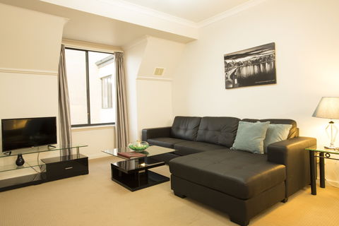Regal Apartments - Accommodation Resorts 8